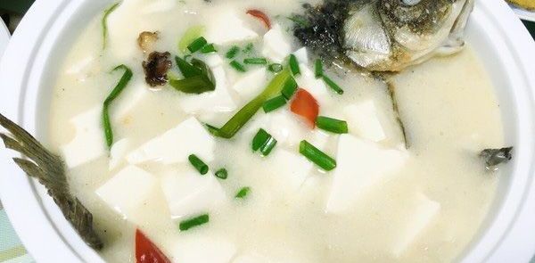 鲫鱼豆腐汤，奶白浓香的秘诀就这3步